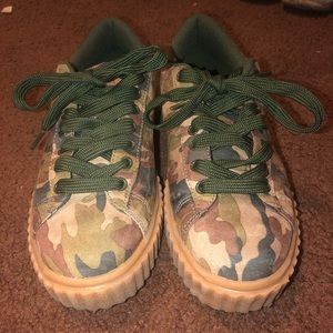 Platform camo shoes